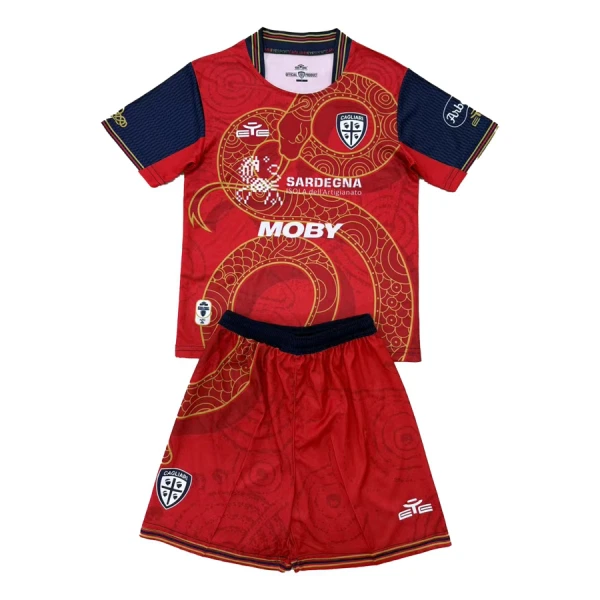 Dres Cagliari Calcio Dječji 2024/25 Specifična Dres Cagliari Calcio Dječji 2024/25 Specifična
