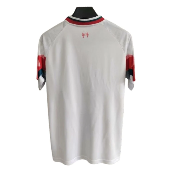 Dres Liverpool 2025/26 Specifična