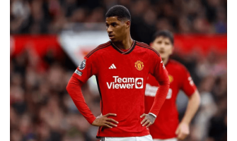 Navijači dovode u pitanje broj 10 Manchester Uniteda Navijači dovode u pitanje broj 10 Manchester Uniteda