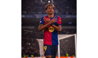 17-godišnji Yamal pokazuje zreli core stil 17-godišnji Yamal pokazuje zreli core stil