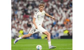 Dean Huijsen, nova obrambena jezgra, bio je najveće iznenađenje u prvoj utakmici Real Madrida Dean Huijsen, nova obrambena jezgra, bio je najveće iznenađenje u prvoj utakmici Real Madrida